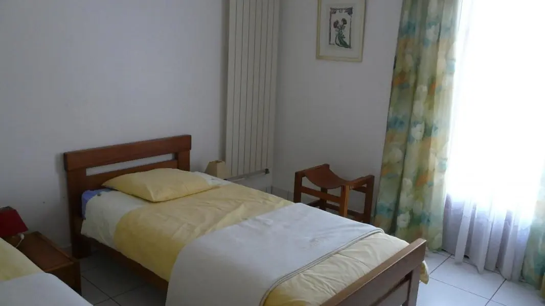 Gîte L'Oustaou-Chambre 1 : 2 lits 90x190-La Colle sur Loup-Gîtes de France Alpes-Maritimes