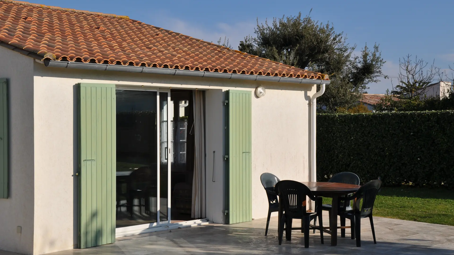 Façade extérieure depuis le jardin