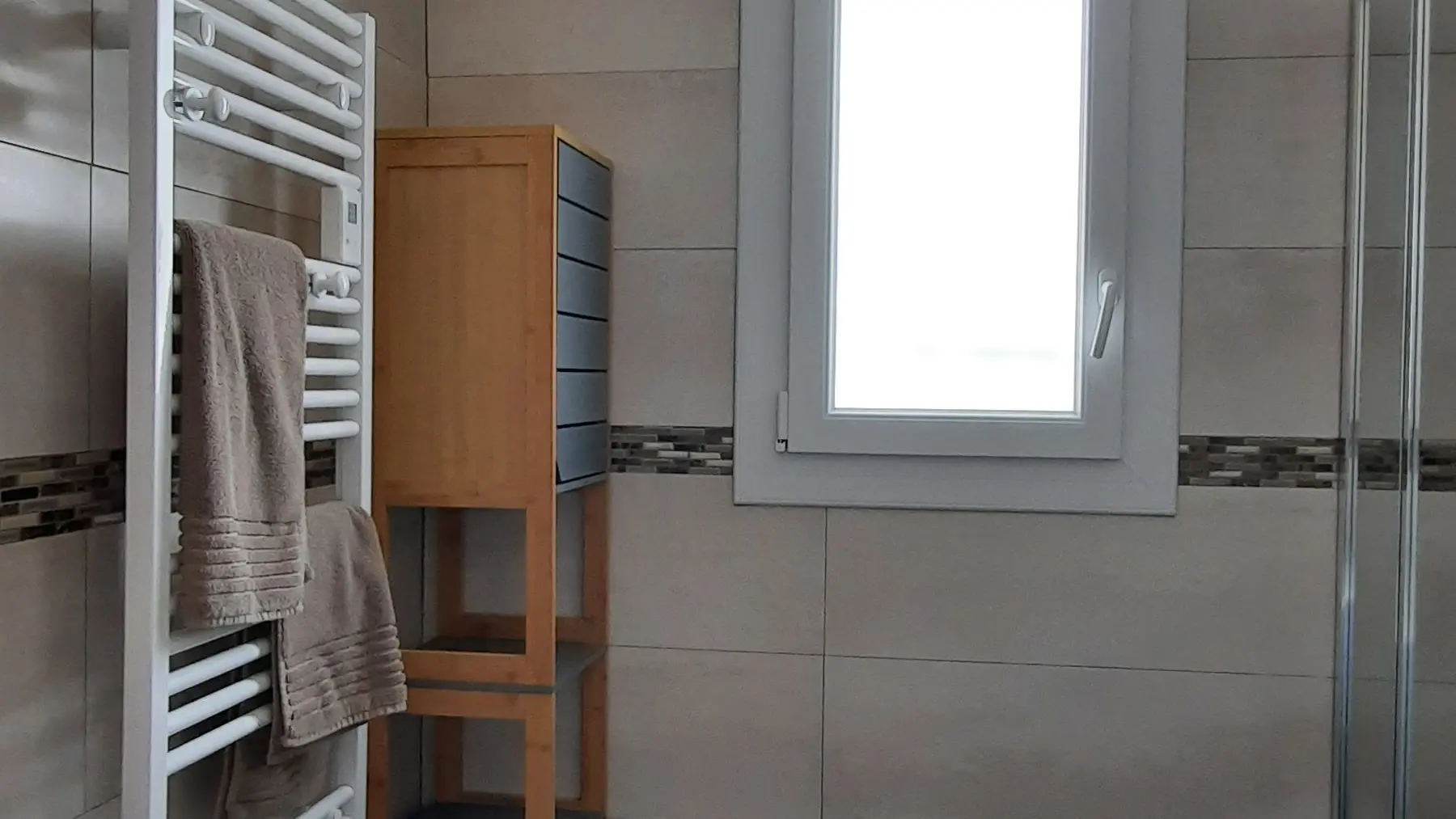 Salle d'eau à l'étage.