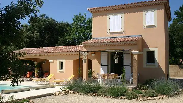 Le gîte et sa terrasse plein sud