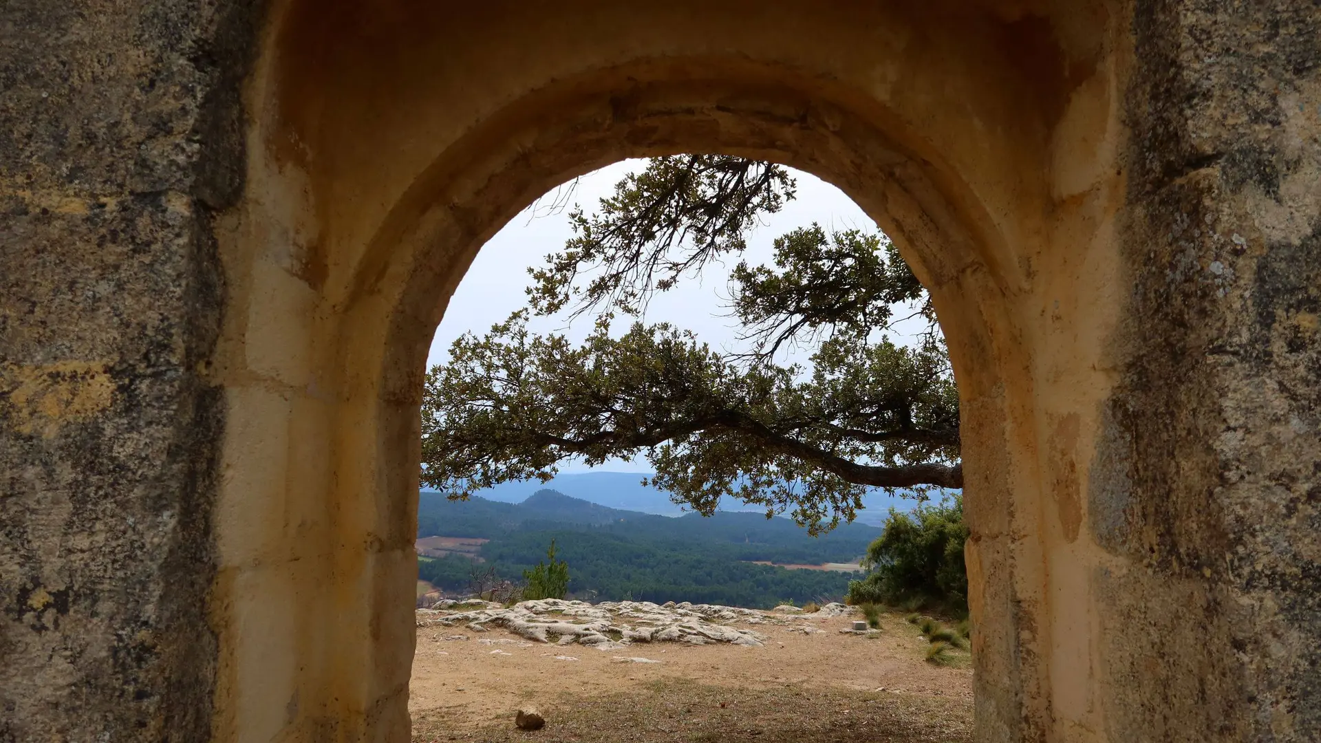 Porte de la chapelle Saint-Julien