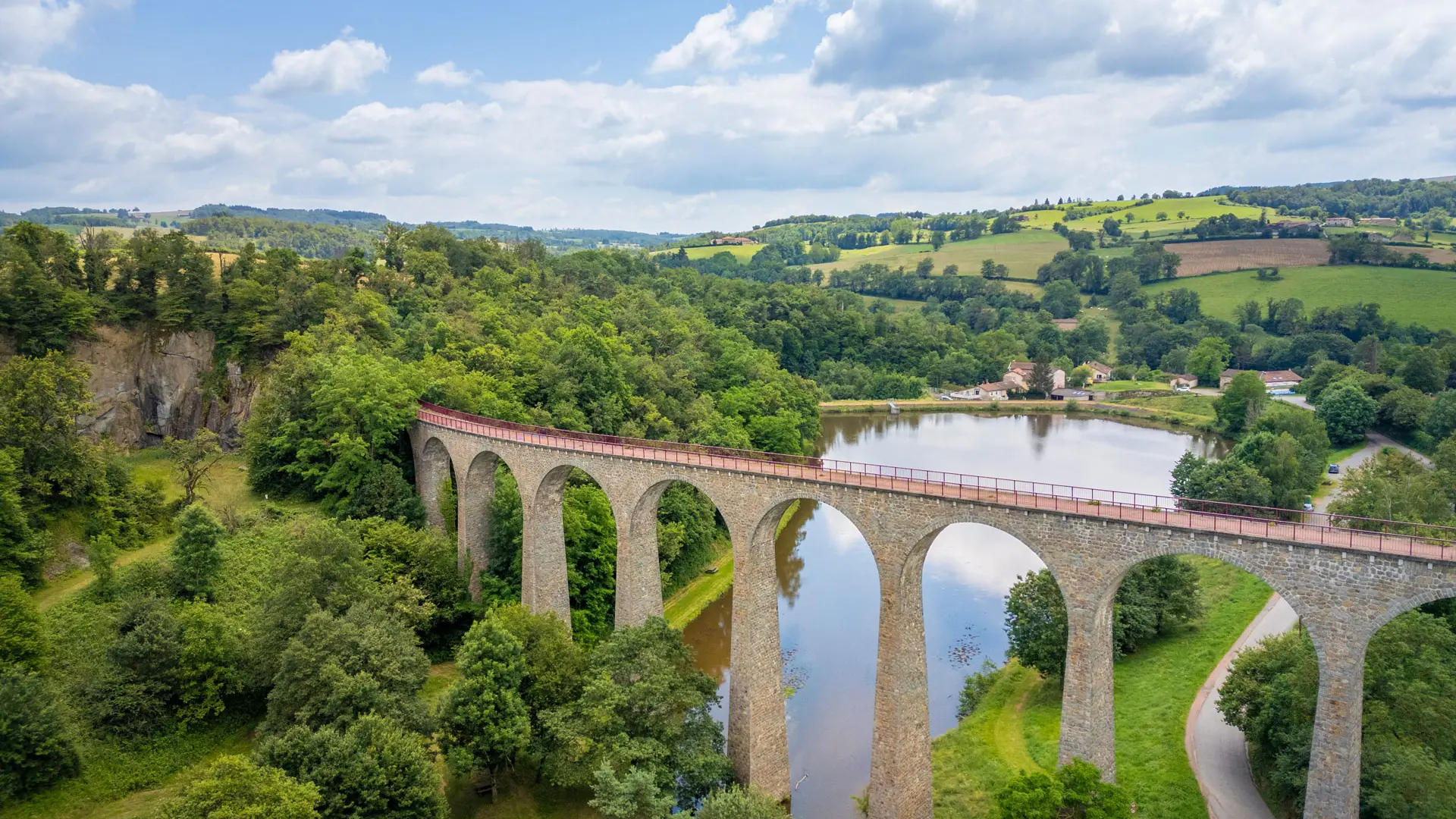 Viaduc de la Roche à Saint-Symphorien-de-Lay