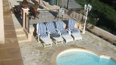 Gîte Bellevue-Piscine commune-Tourrette-Levens-Gîtes de France des Alpes-Maritimes