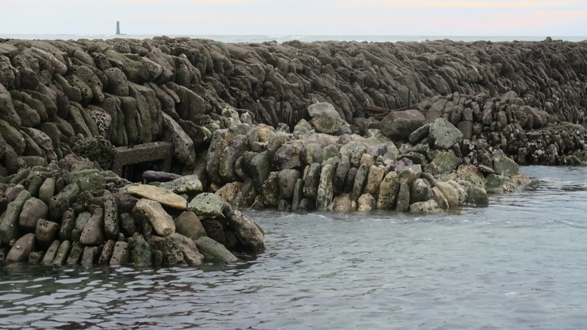 Et des « epecs », contreforts pour renforcer le mur