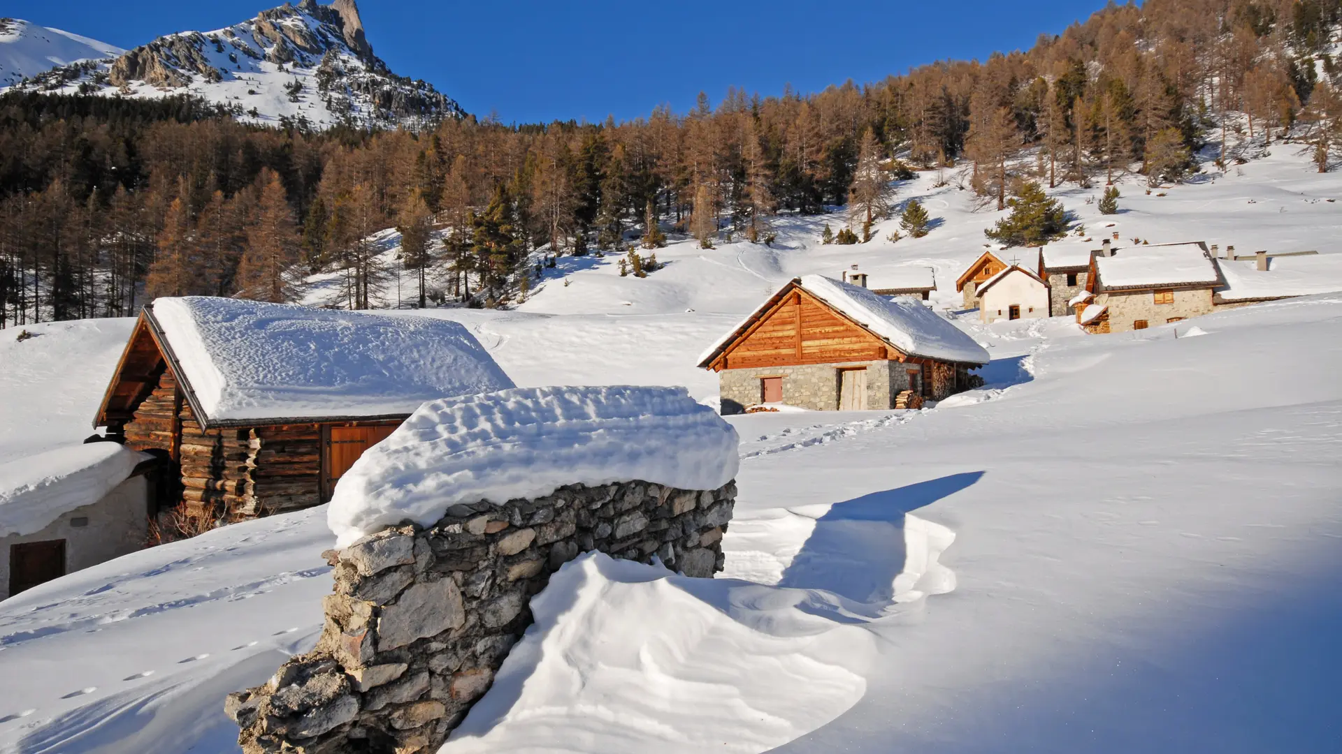 Chalets des Acles en hiver