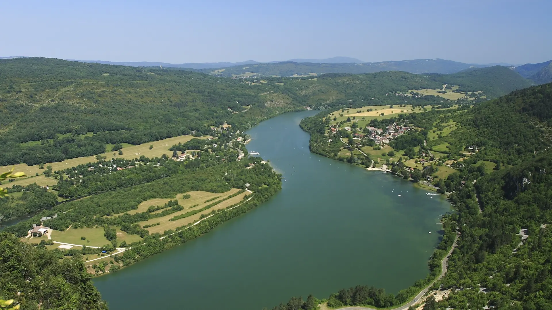 La vallée de l'Ain depuis les roches