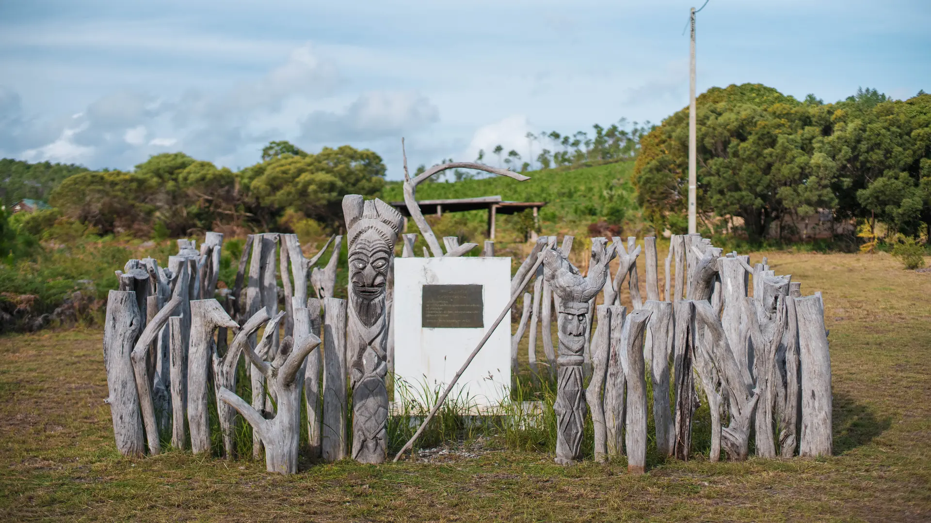 Cimétière - Le mémorial du camp des Arabes