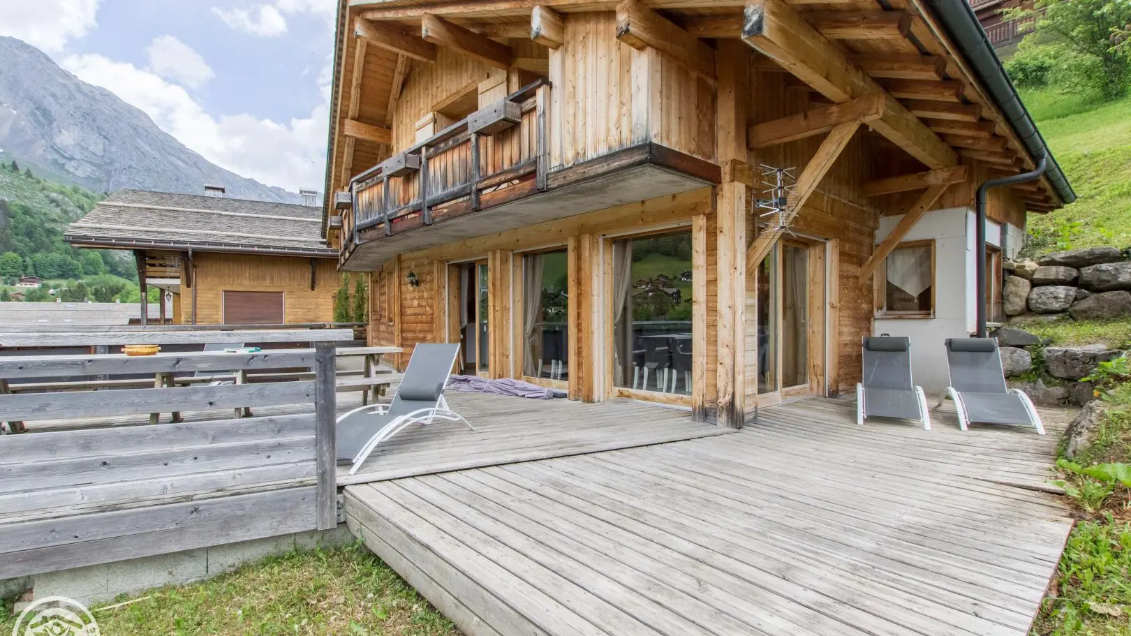 vue d'une partie de la terrasse aménagée