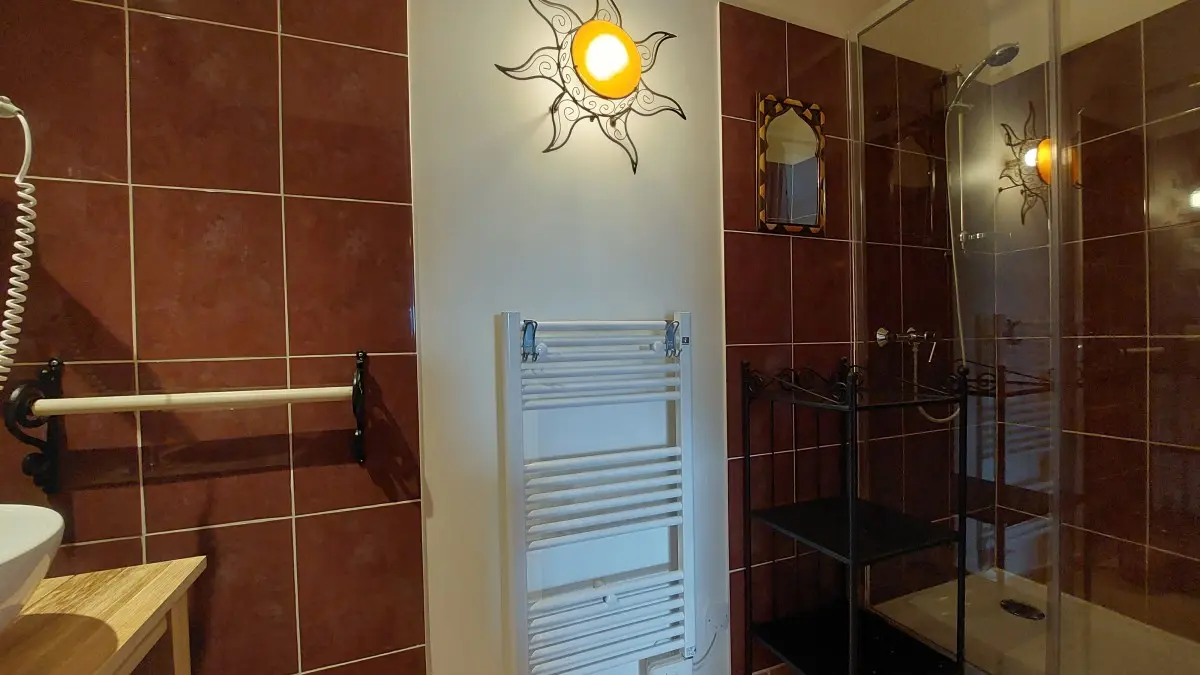 Salle de bain Rêve en rouge