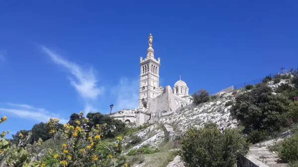 Randonnée/jeu de pistes autour de Notre-Dame de la Garde