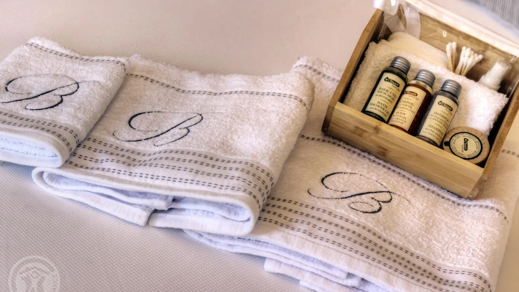 linge et panier d'accueil
