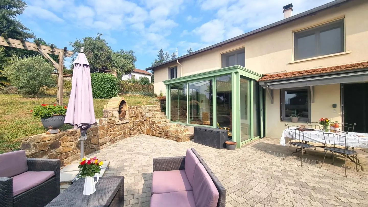 Terrasse attenante et privative de 80m².
