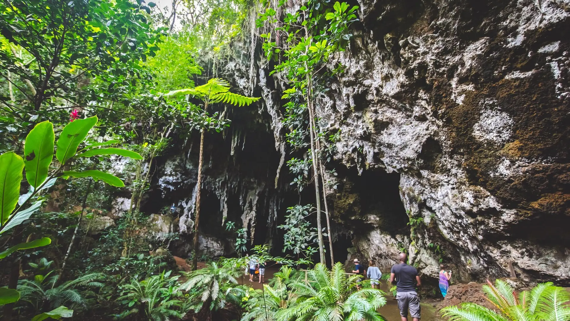 Oumagne Grotto / Cave of Queen Hortense