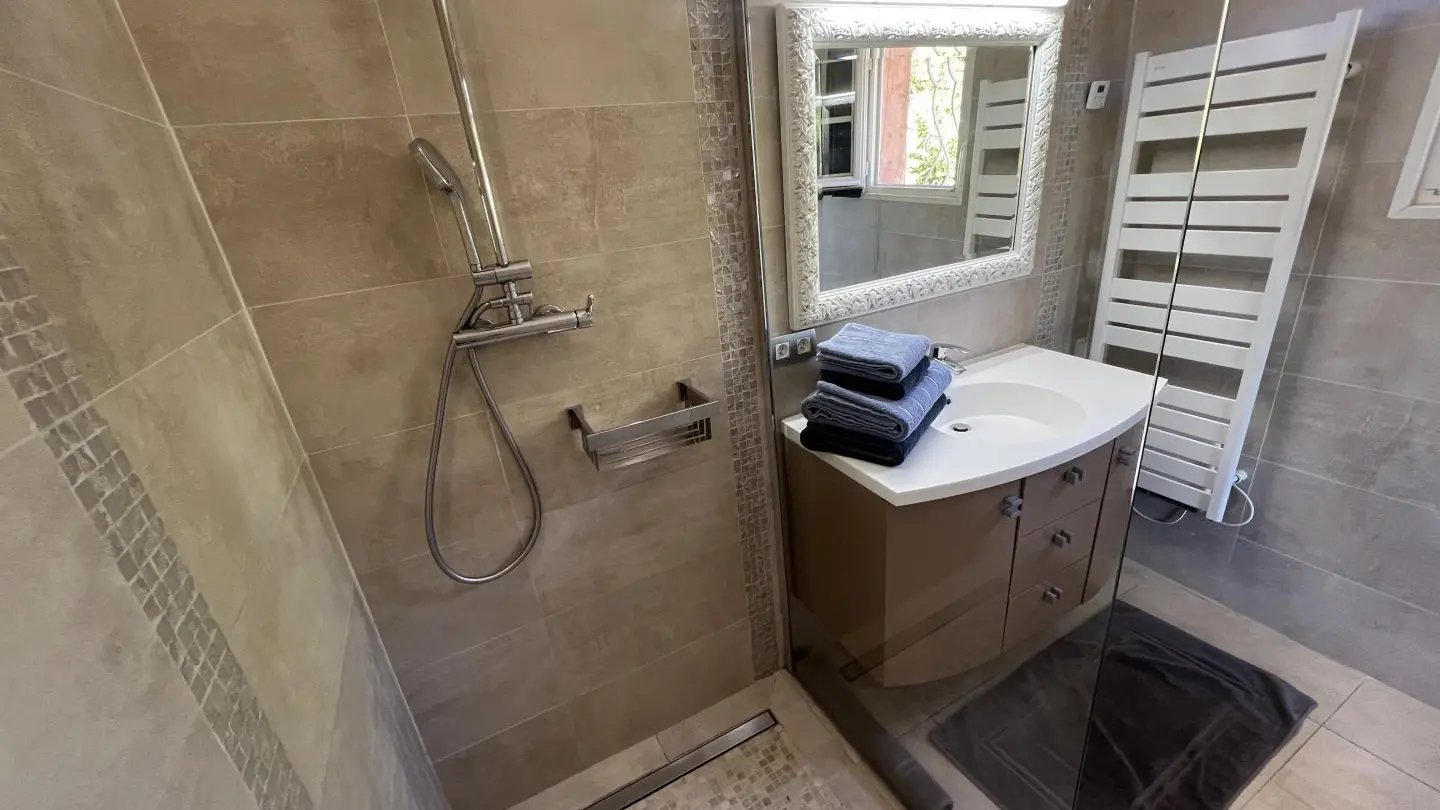 Villa palmeraie Nice® Aspremont 06-Salle d'eau-Aspremont-Gîtes de France des Alpes-Maritimes