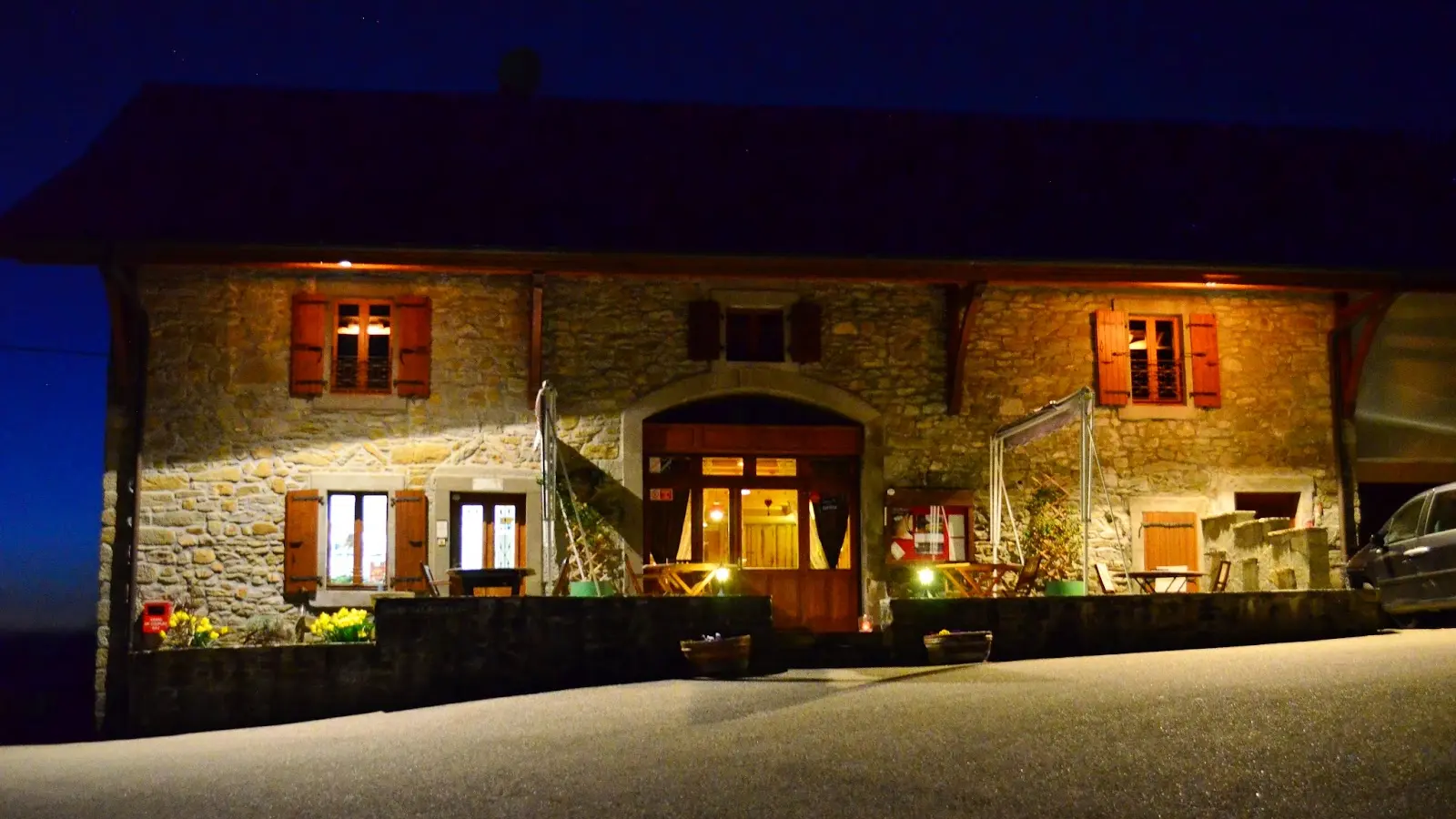 Vue de nuit du Bonheur dans le pré