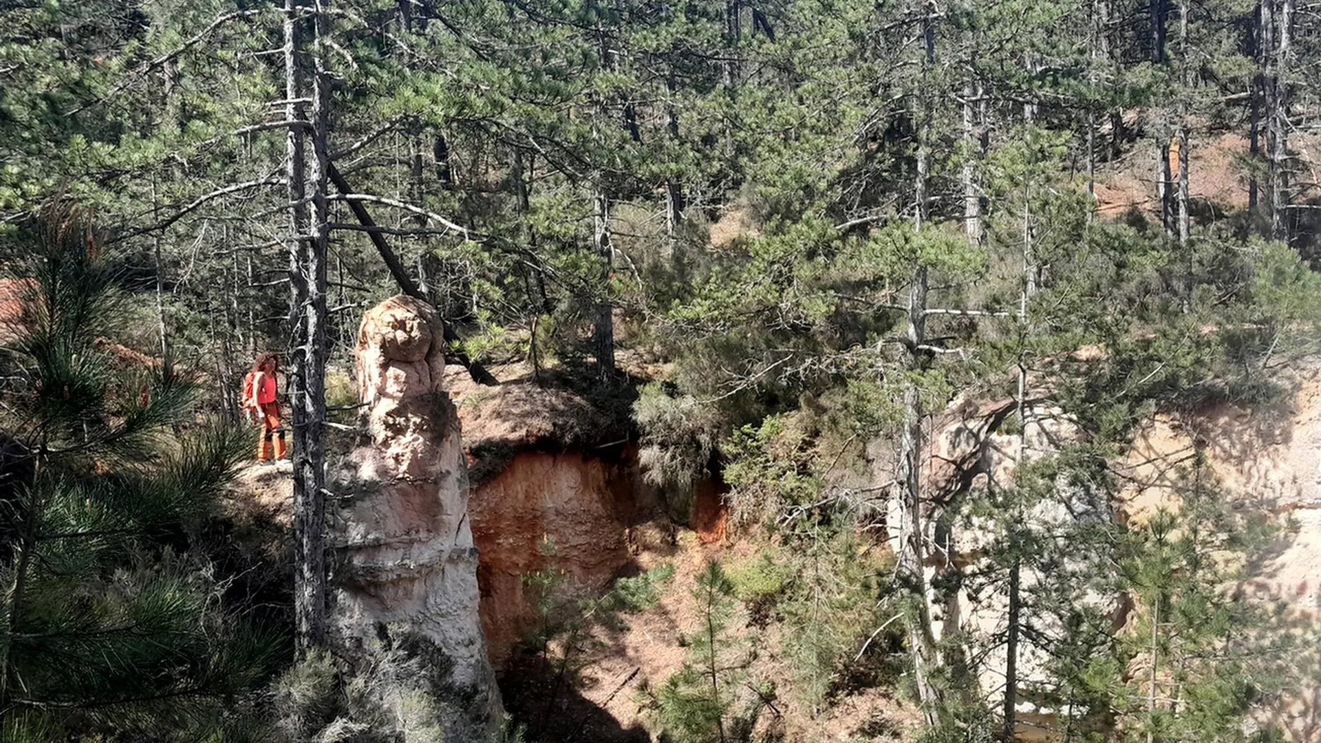 Sur le sentier de la Croix de Christol