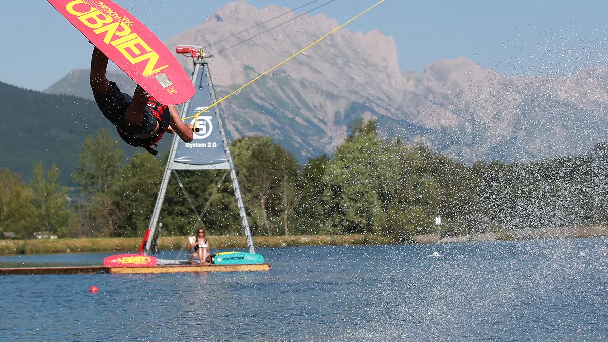 Mountain Wake Park au Plan d'eau du Champsaur