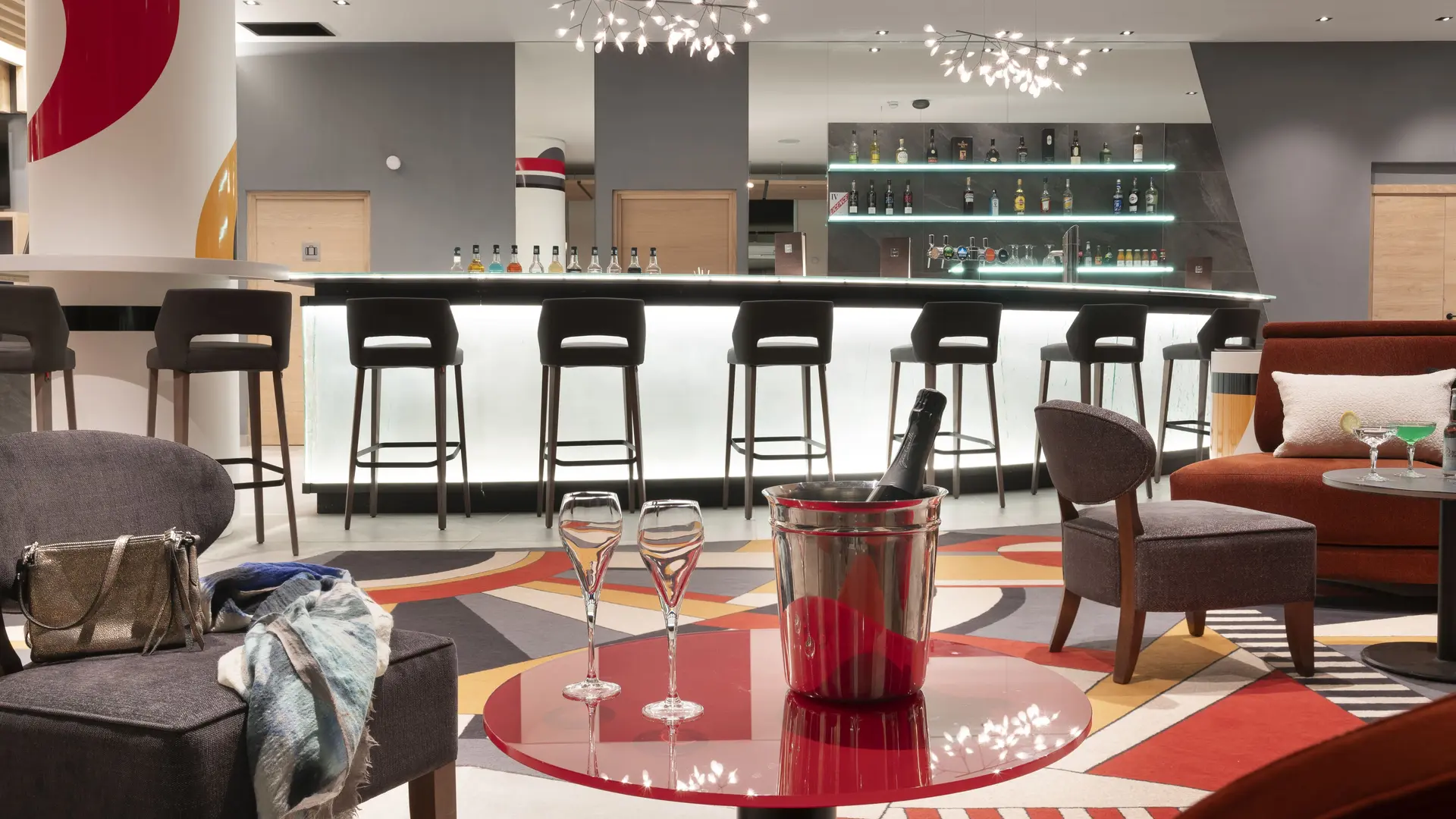 M'Bar situé au niveau de la réception