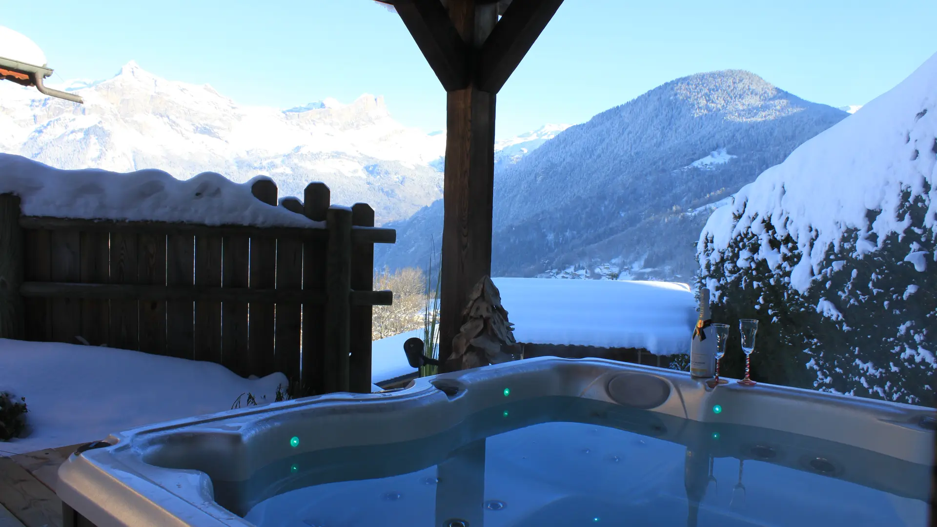 Terrasse et jacuzzi