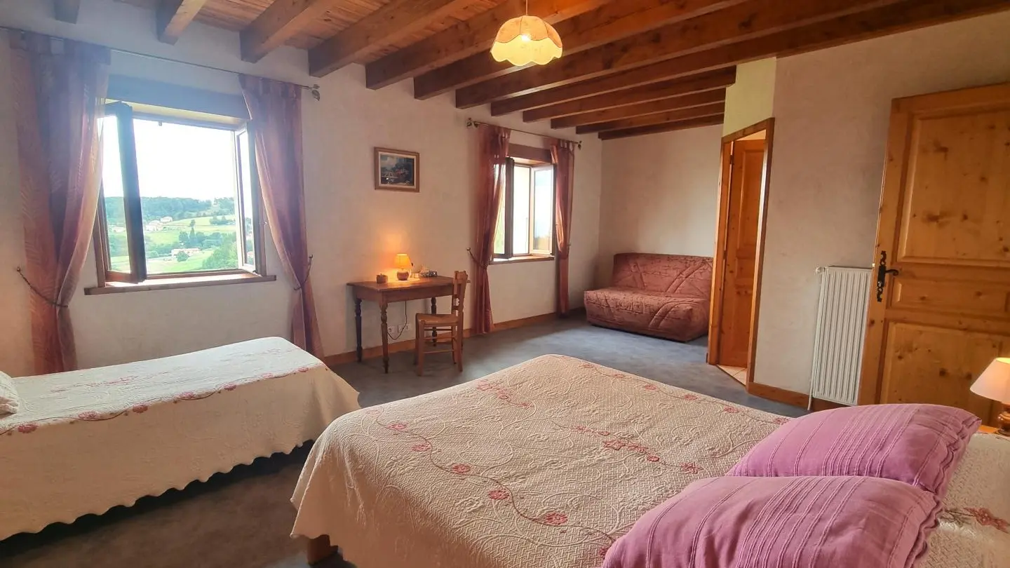 Chambre Au village : 1x140 et 1x90 (avec un BZ en appoint).