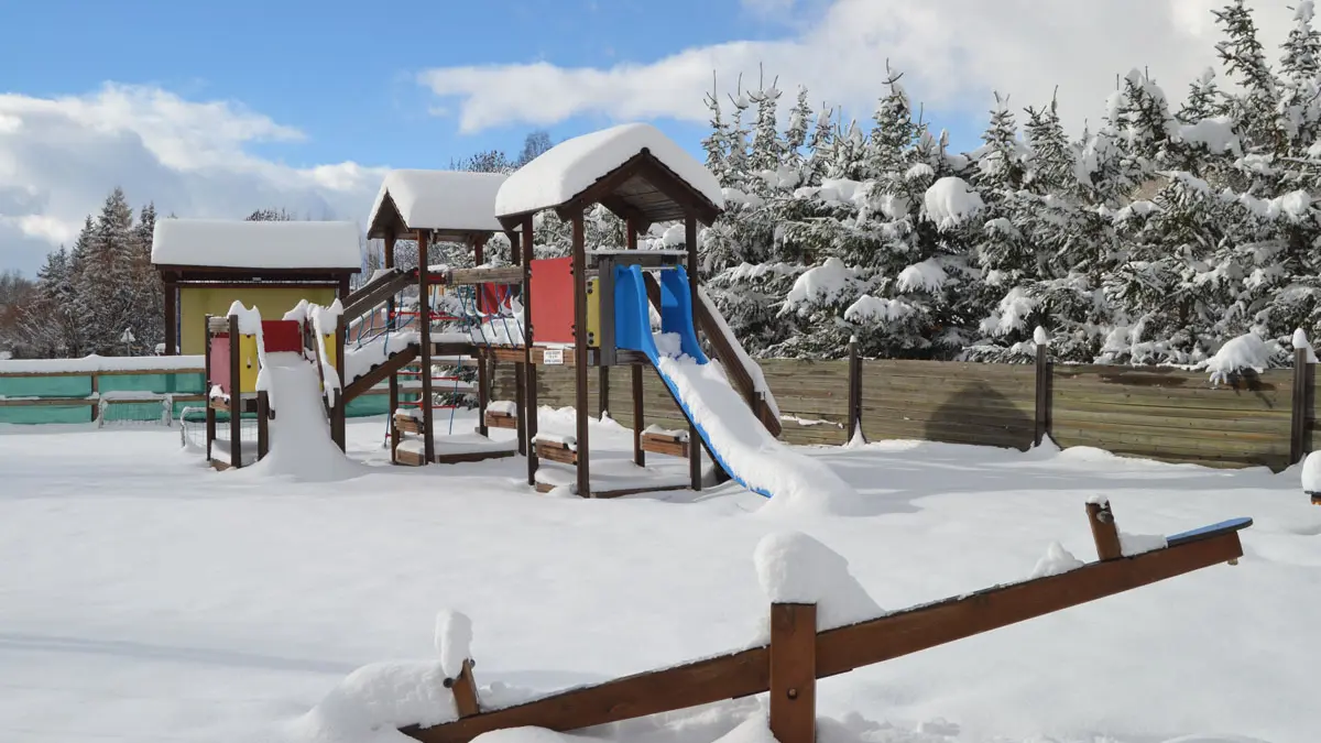 Aire de jeux du Camping Les 6 stations à Pont du Fossé, vallée du Champsaur