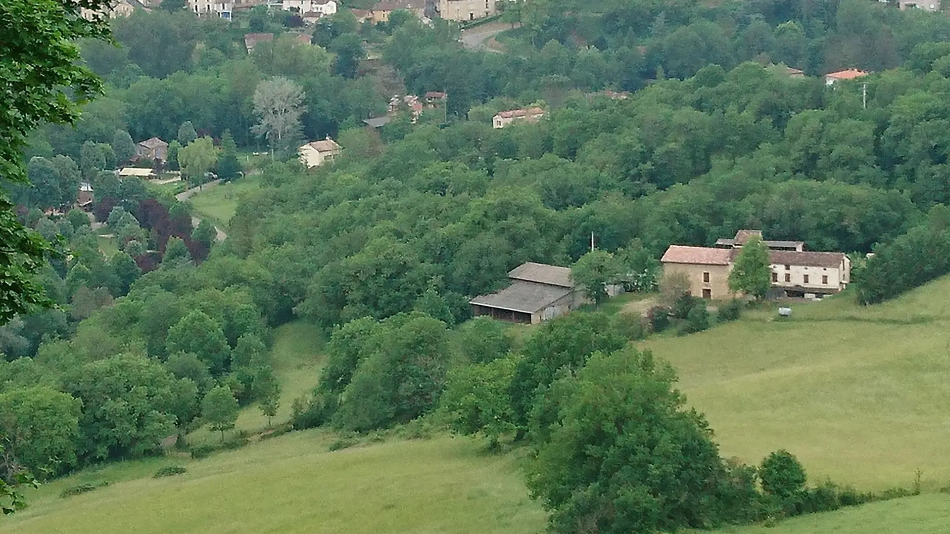Point de vue du village de Caylus