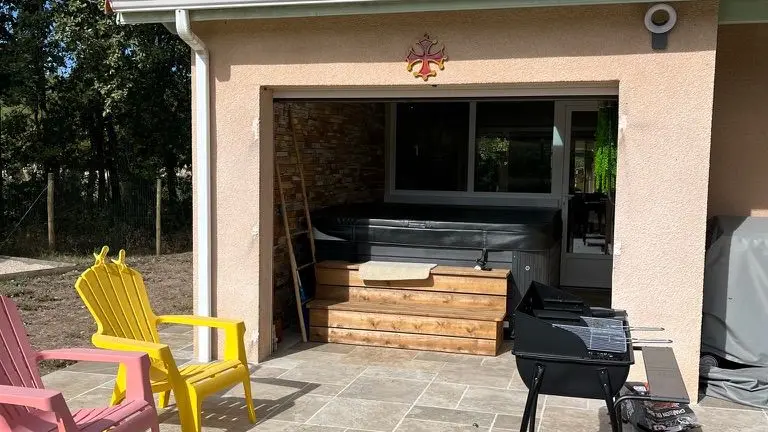 SPA donnant sur la terrasse