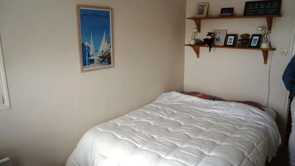 Segundo dormitorio con cama de matrimonio