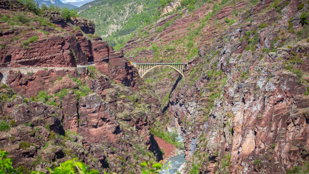 le pont et le Var