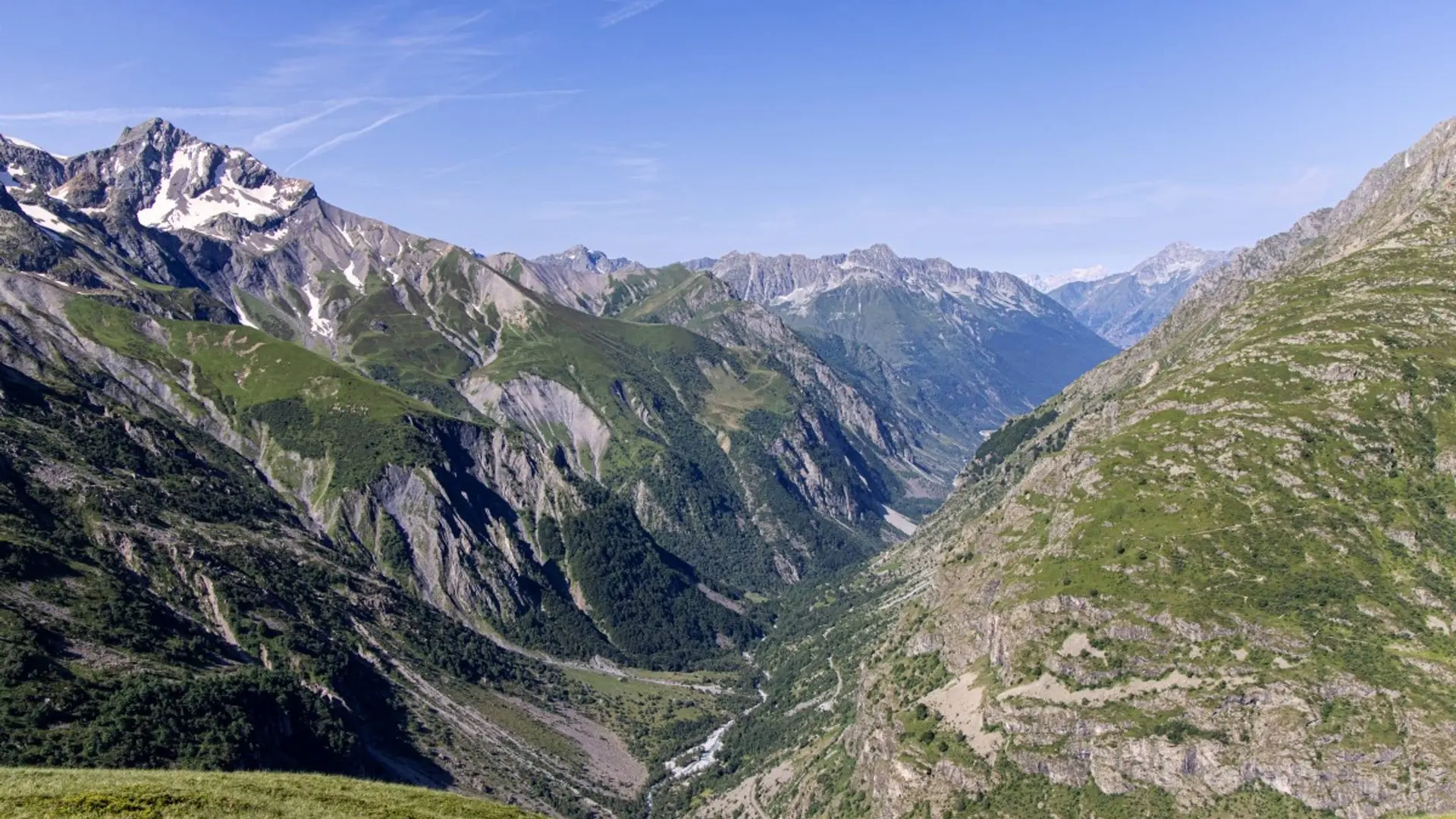 Vue sur la vallée du Valgaudemar