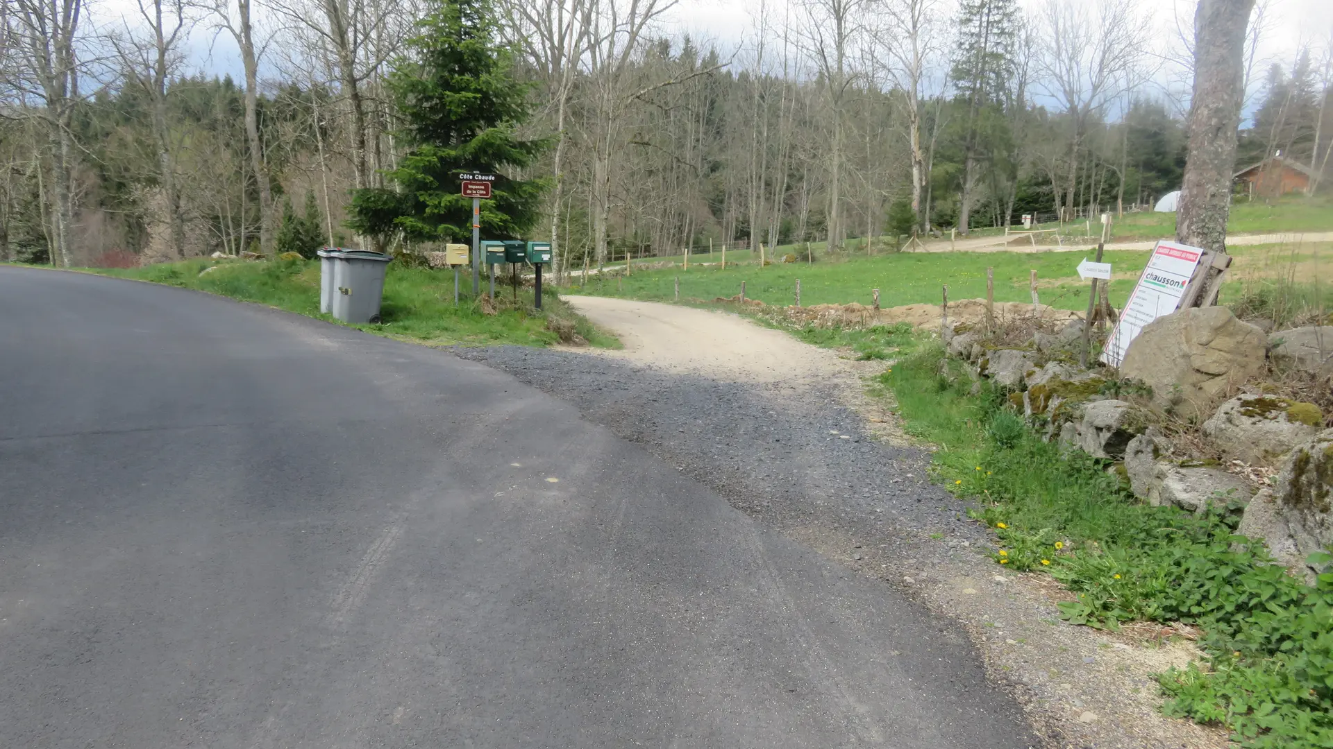 Entrée du chemin 125 impasse de la côte