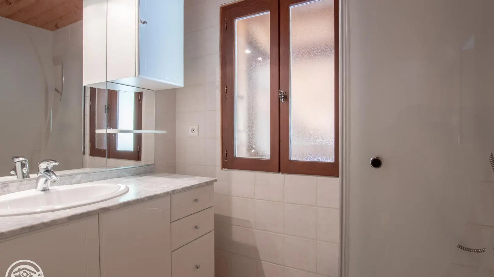 Salle d'eau à l'étage.