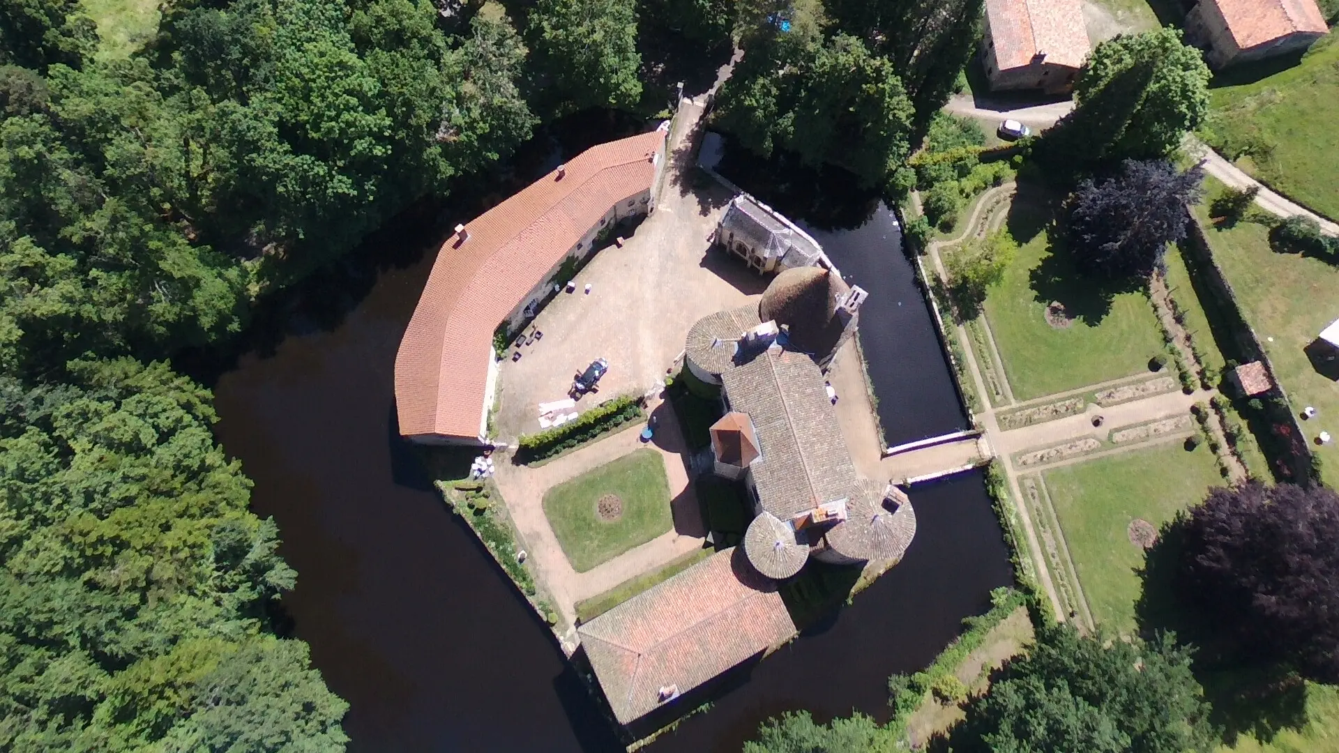 La_Métairie_en-haut_à_droite