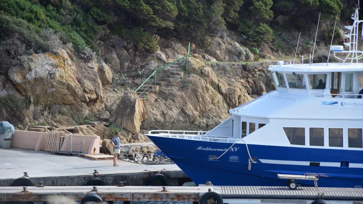 Navette TLV TVM au départ du Port d'Hyères pour Le Levant