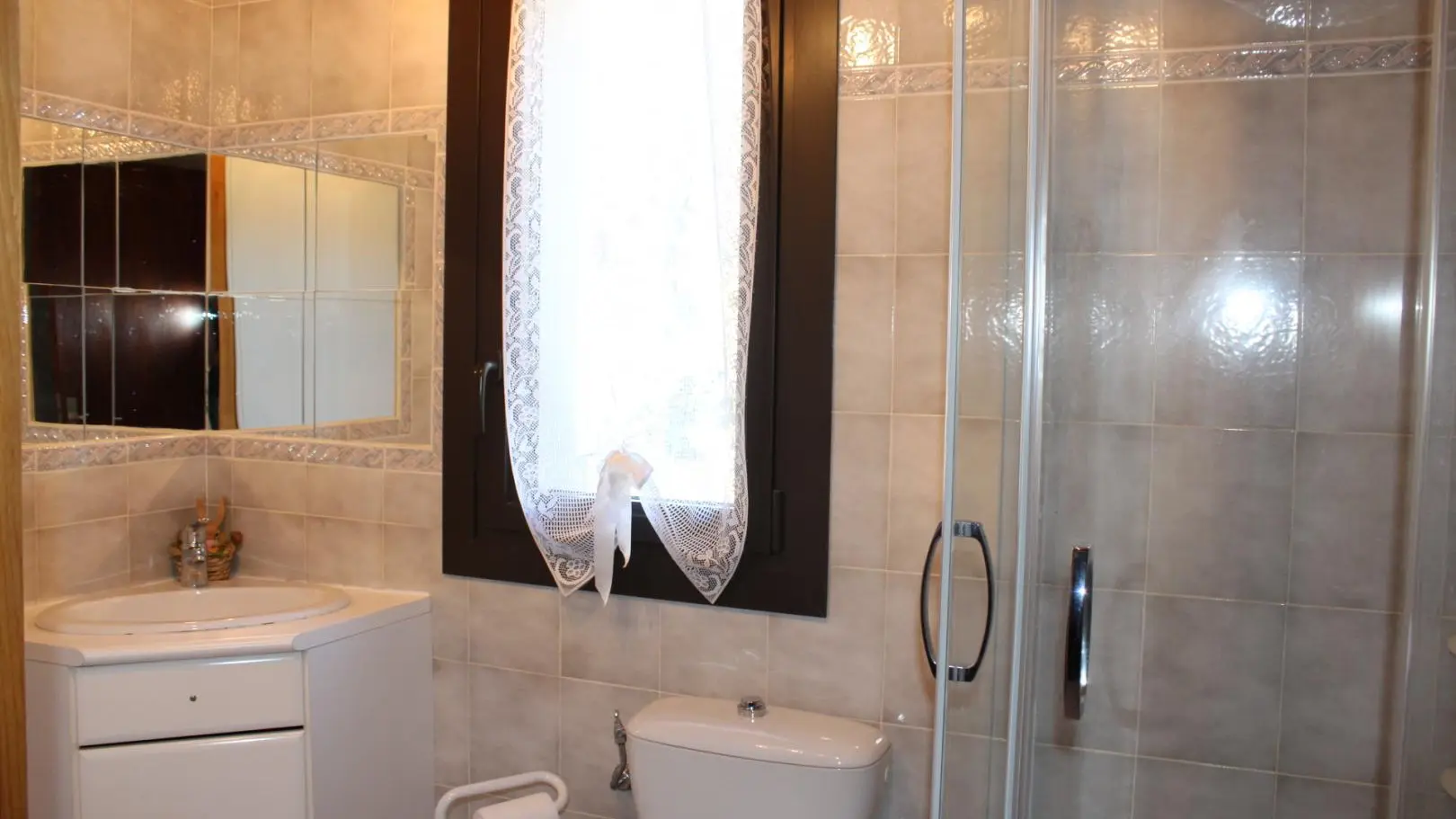 Gîte Chalet Serclet-Salle-deau-wc-Saint-Étienne-de-Tinée-Gîtes de France des Alpes-Maritimes