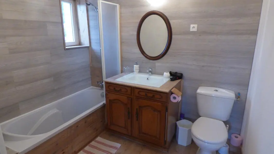 SDB de la chambre A la Grenouille Grise