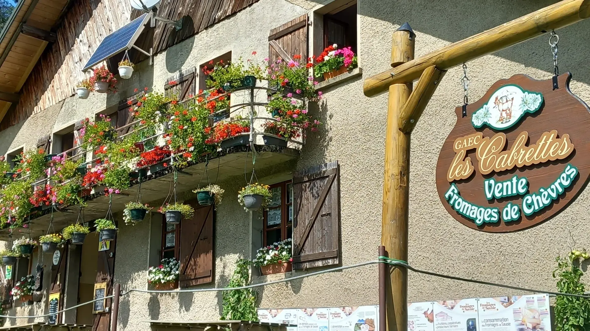 Panneau nous identifiant à rechercher lors de votre venue sur l'exploitation