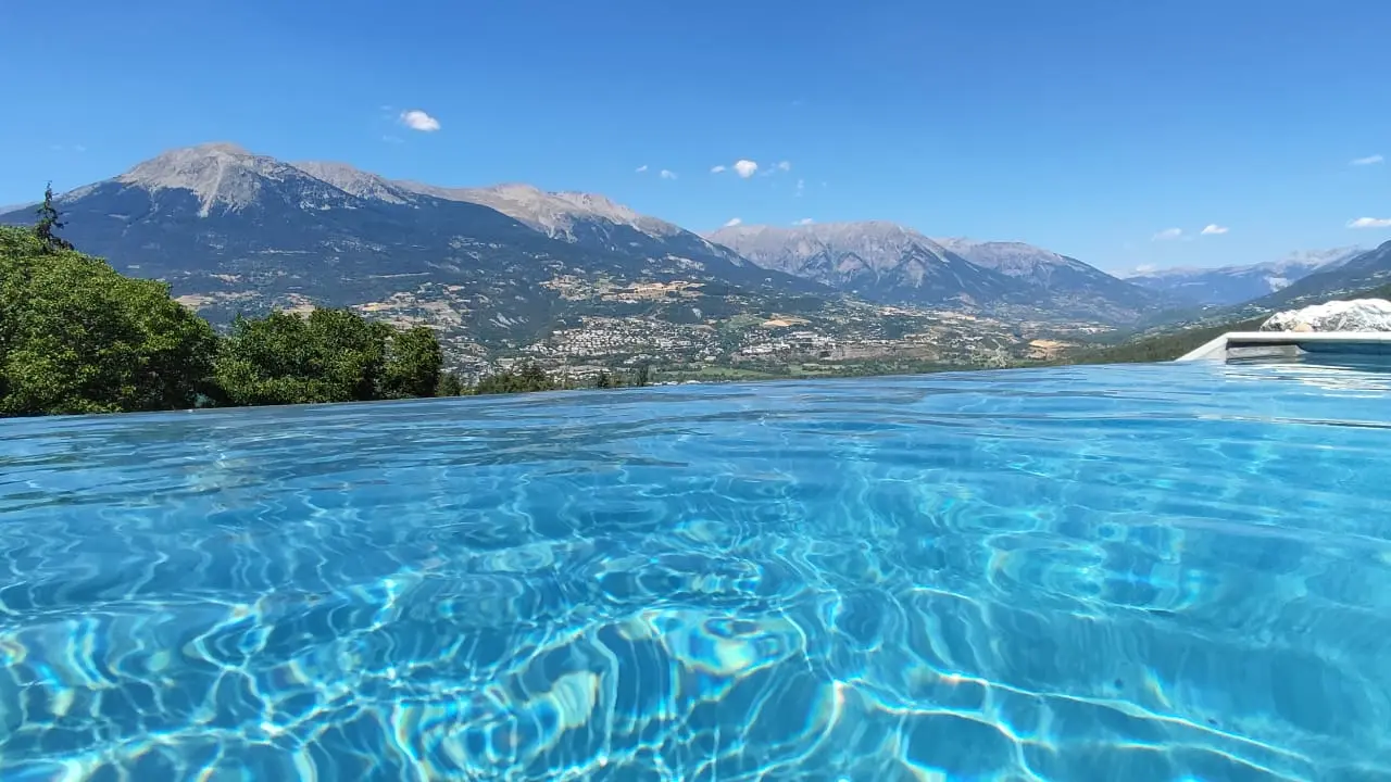 piscine débordement