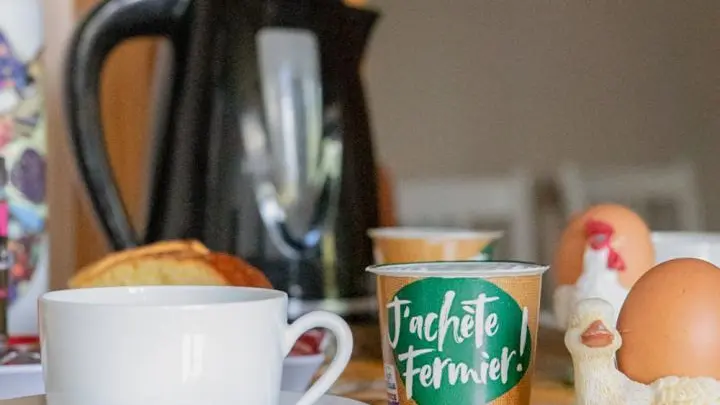 petit dej avec des produits de la ferme
