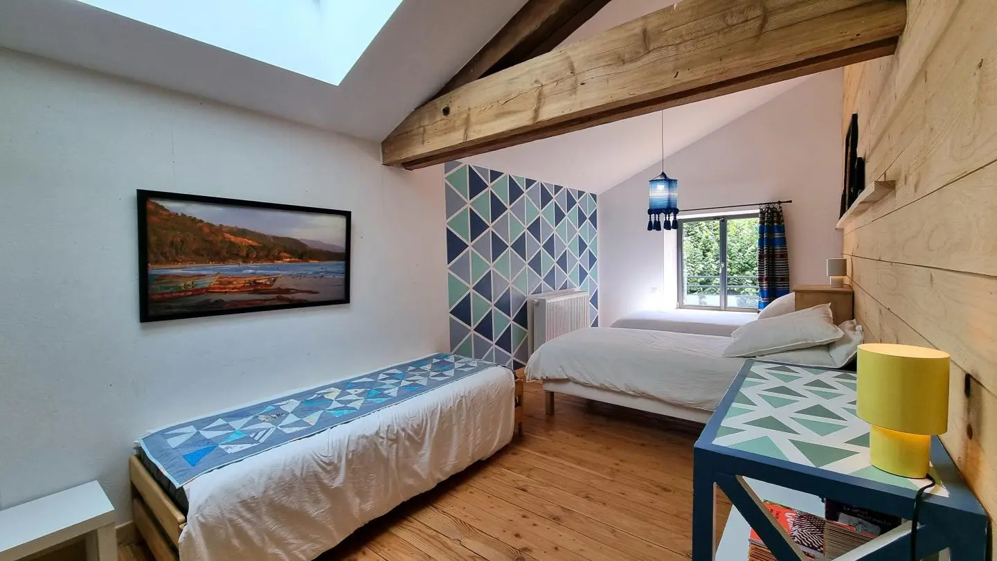 Chambre 2 : 2 lits 90 (possibilité couchages d'appoints 2 lits 80).