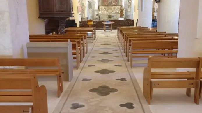 Nave de la iglesia de Saint-Étienne