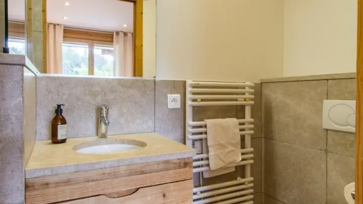 Salle de bain chambre 1