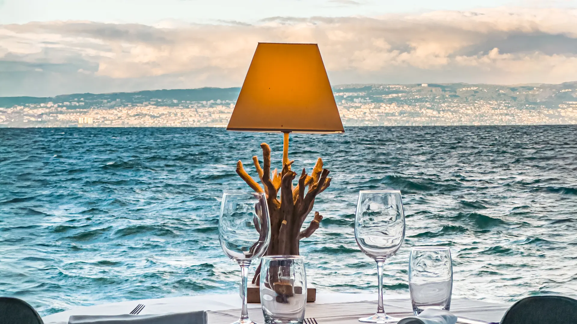 table du Radeau d'Alexis