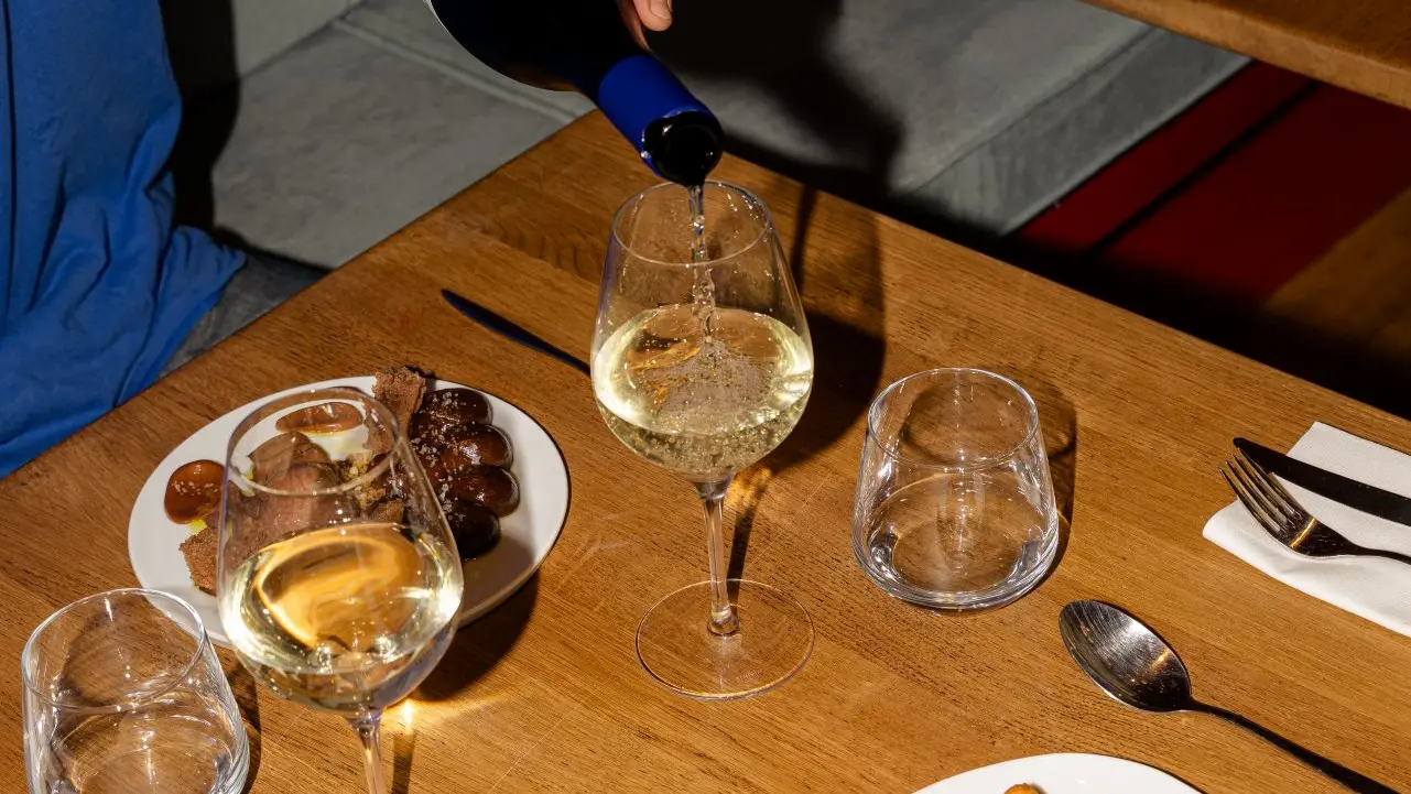 table pour 2 avec plats