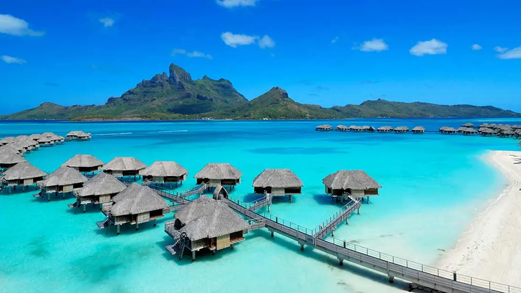 Arii Moana Restaurant - Four Seasons Resort Bora Bora