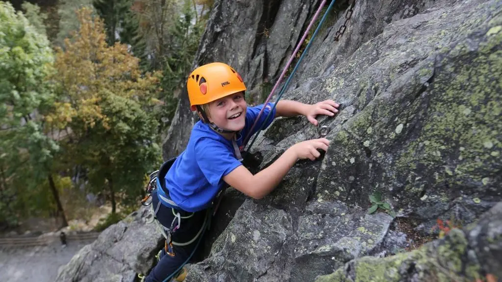 Stages escalade junior- Compagnie des Guides_Chamonix-Mont-Blanc