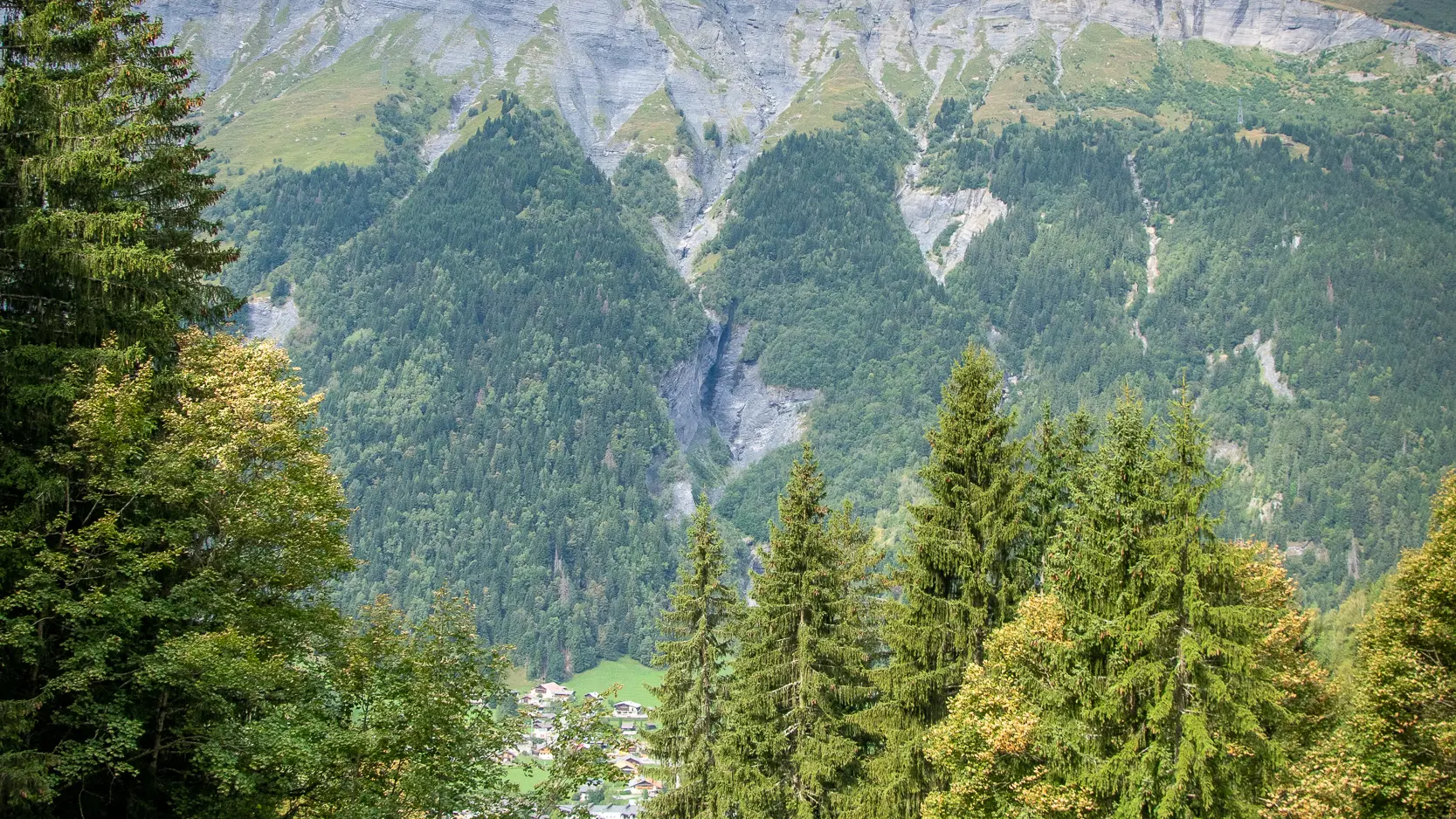 Première partie de la randonnée des chalets du Truc