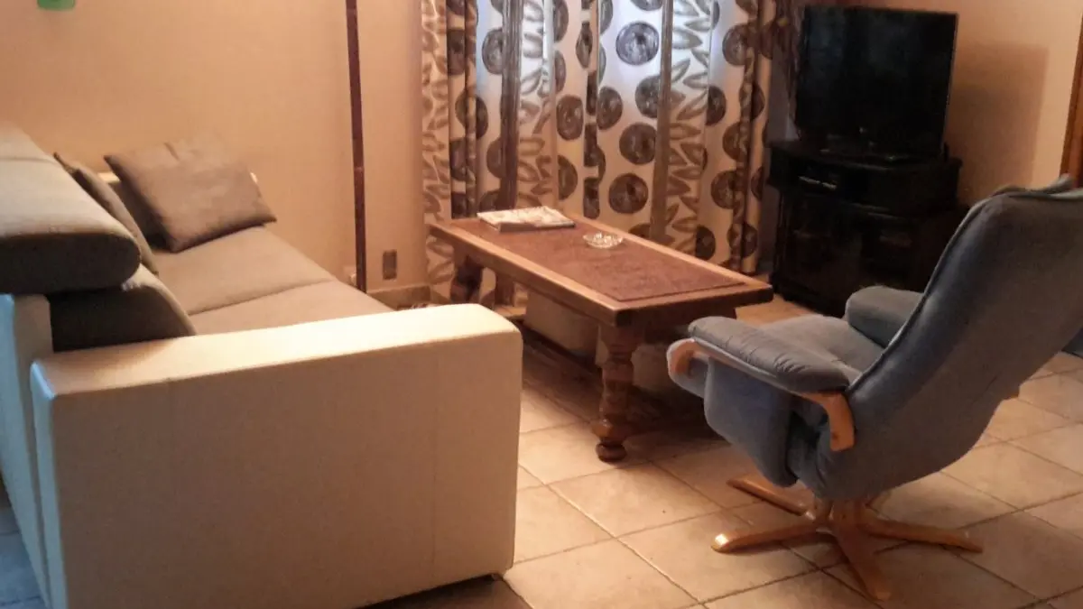 Salon (convertible)
Télévision - écran plat