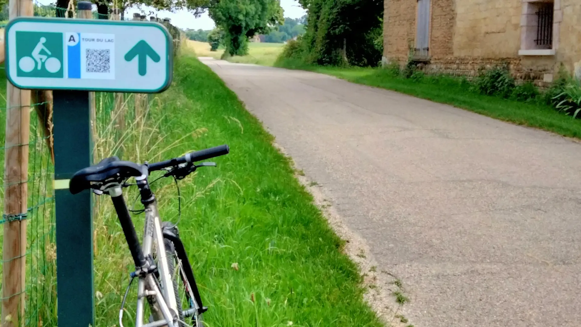 balisage circuit vélo à assistance électrique tour du lac de paladru