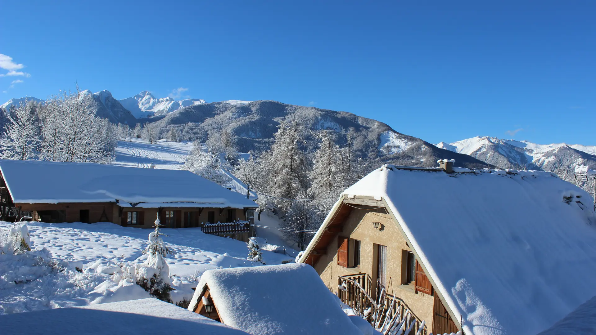 vue de  l'entrée de l'appartement  en hiver